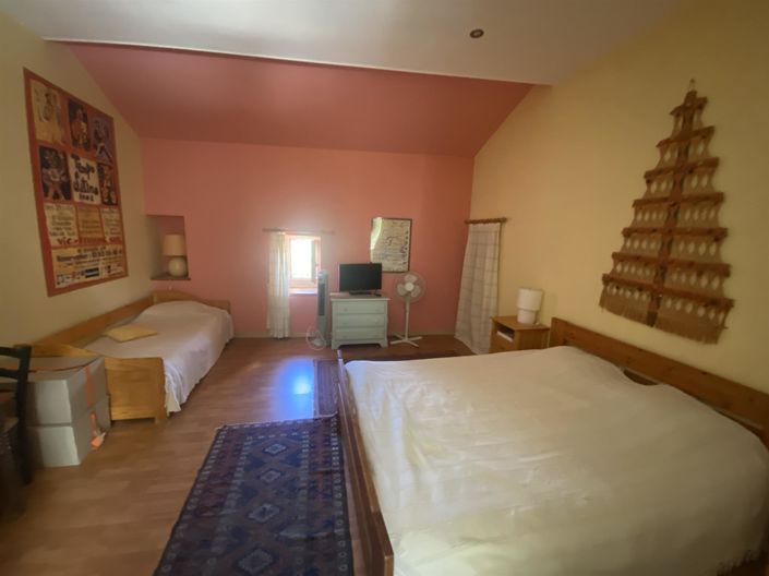 Image No.12-5 Bed House for sale