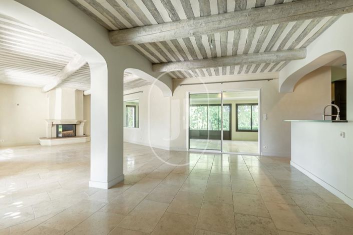 Image No.5-5 Bed House for sale