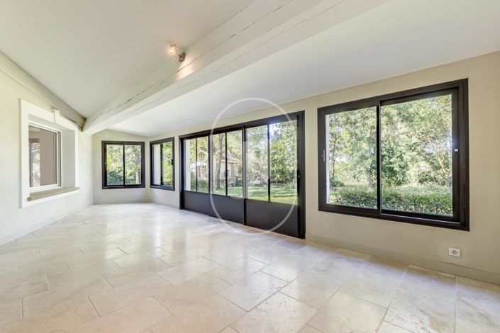 Image No.6-5 Bed House for sale