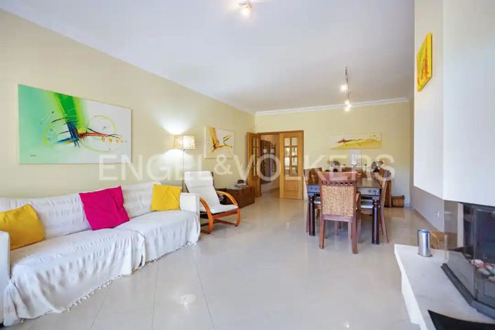 Image No.10-4 Bed House for sale