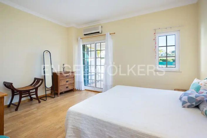 Image No.16-4 Bed House for sale