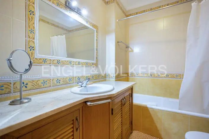 Image No.23-4 Bed House for sale