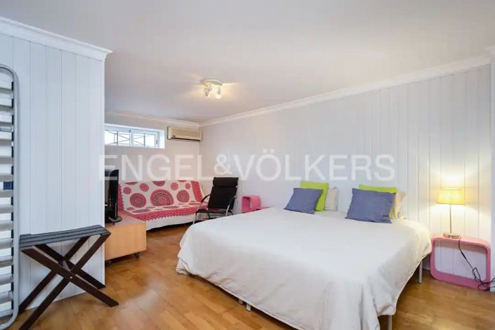 Image No.27-4 Bed House for sale