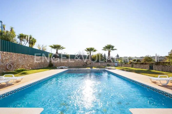 Image No.5-4 Bed House for sale