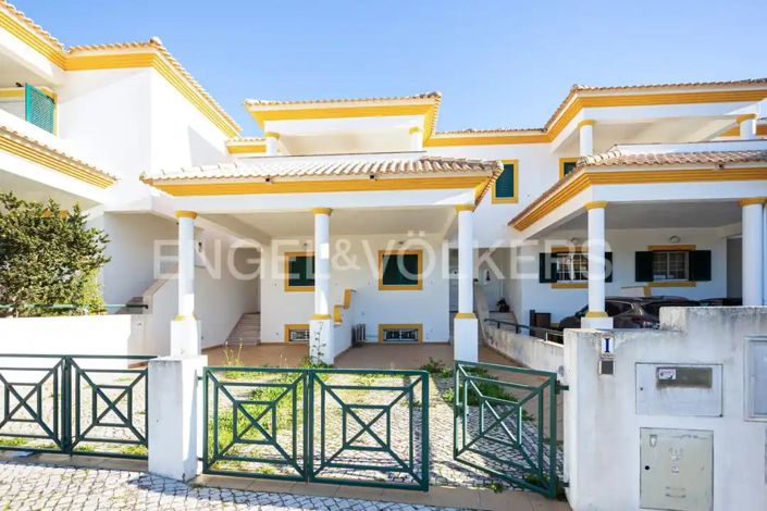 Image No.6-4 Bed House for sale