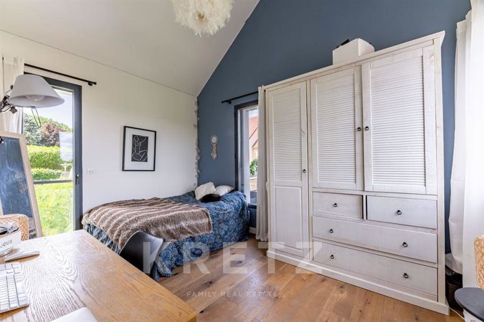 Image No.17-6 Bed House for sale