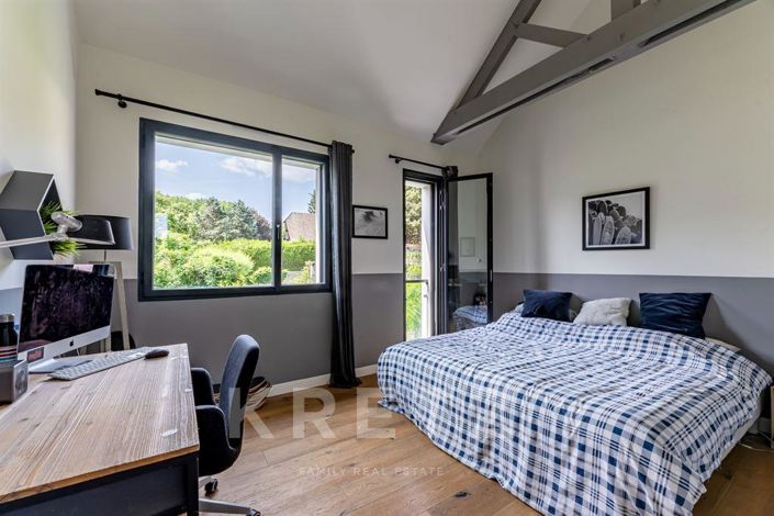 Image No.20-6 Bed House for sale