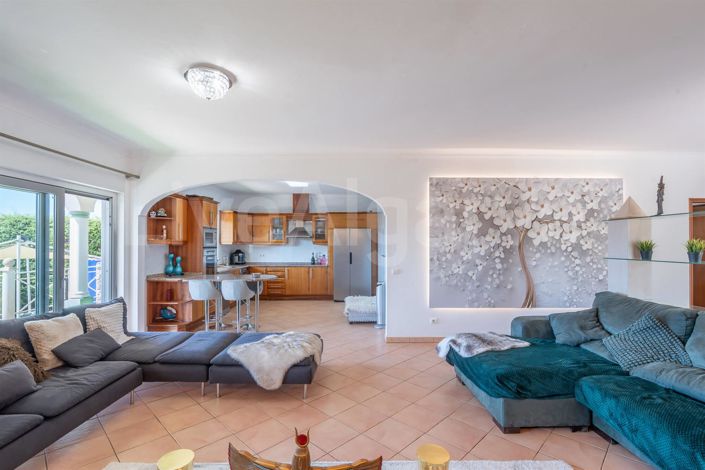 Image No.11-4 Bed House for sale