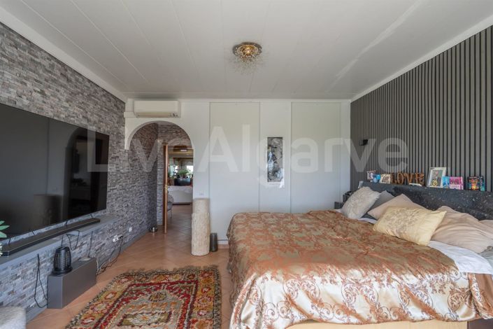 Image No.44-4 Bed House for sale