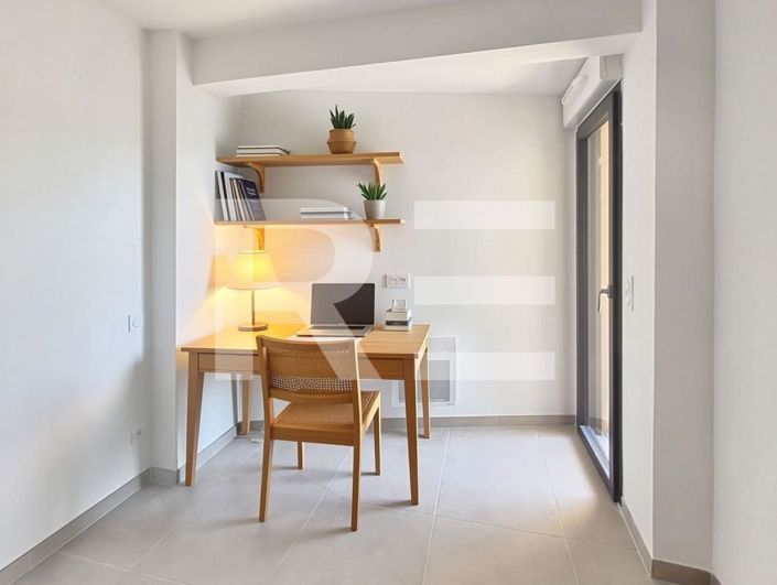 Image No.2-2 Bed Property for sale