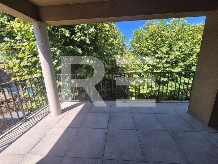 Image No.5-2 Bed Property for sale