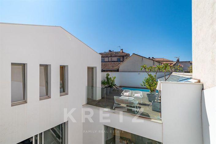 Image No.20-6 Bed House for sale