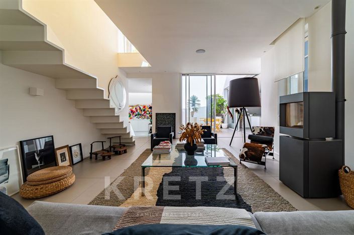 Image No.4-6 Bed House for sale