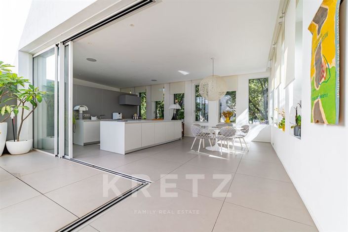 Image No.6-6 Bed House for sale