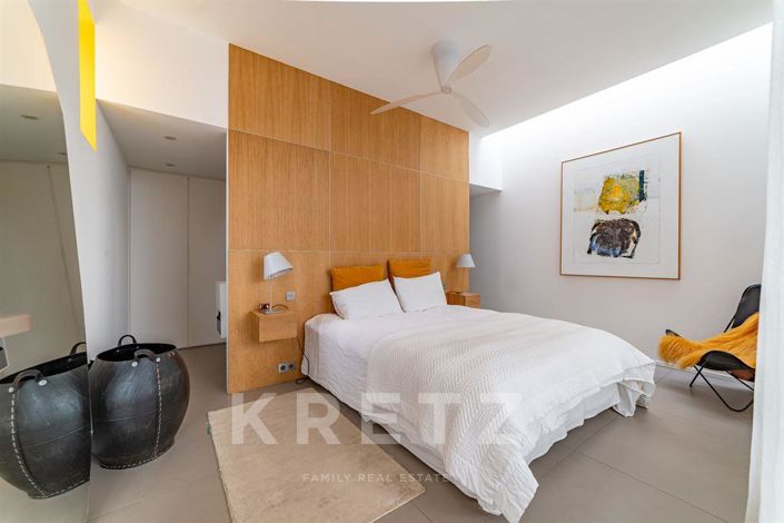 Image No.9-6 Bed House for sale