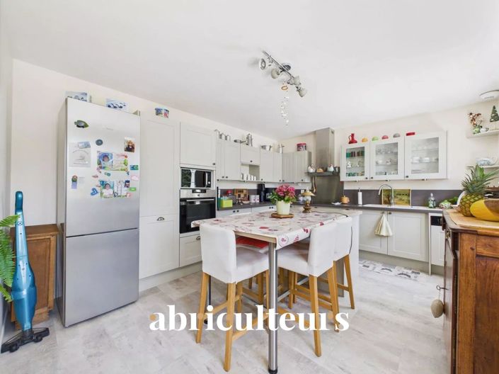 Image No.10-4 Bed House for sale