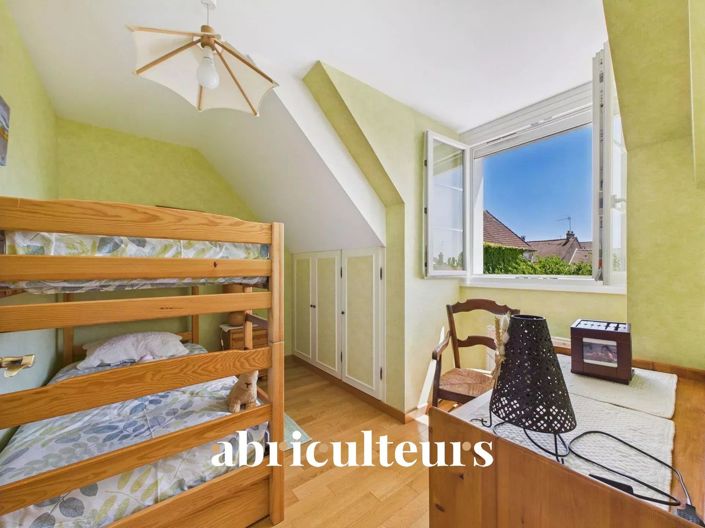 Image No.16-4 Bed House for sale