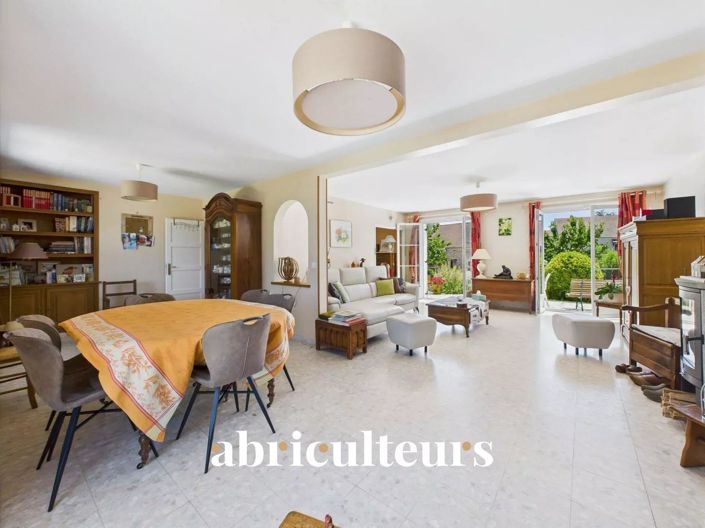 Image No.7-4 Bed House for sale