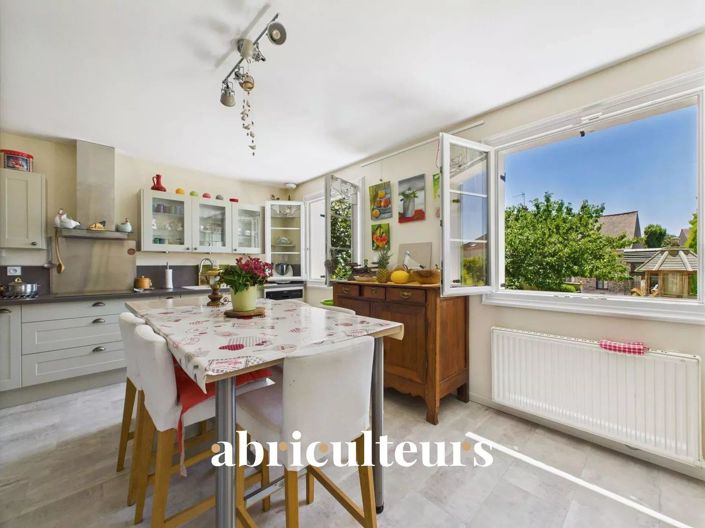 Image No.9-4 Bed House for sale