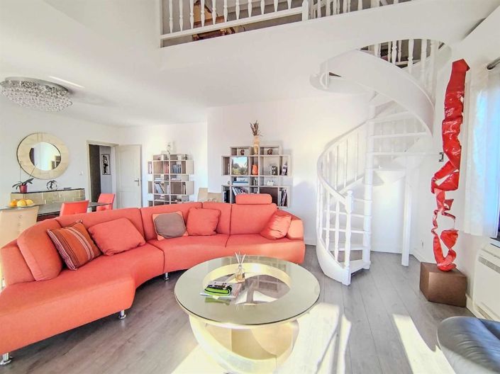 Image No.1-4 Bed Apartment for sale