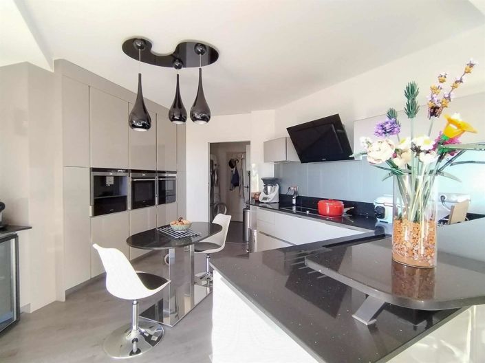 Image No.3-4 Bed Apartment for sale