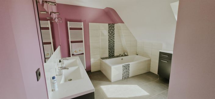 Image No.8-4 Bed House for sale