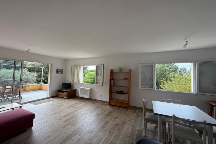 Image No.3-Maison de 4 chambres à vendre à Uzès