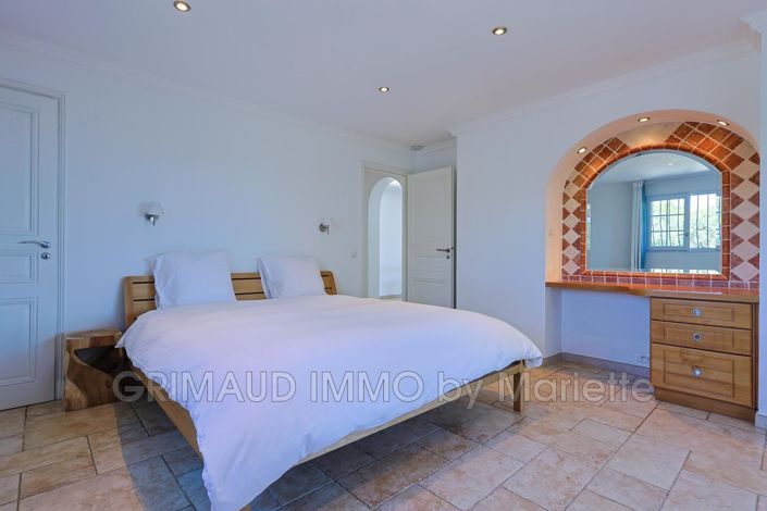 Image No.8-Maison de 4 chambres à vendre à Grimaud