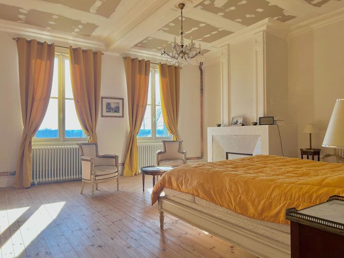 Image No.12-7 Bed Property for sale