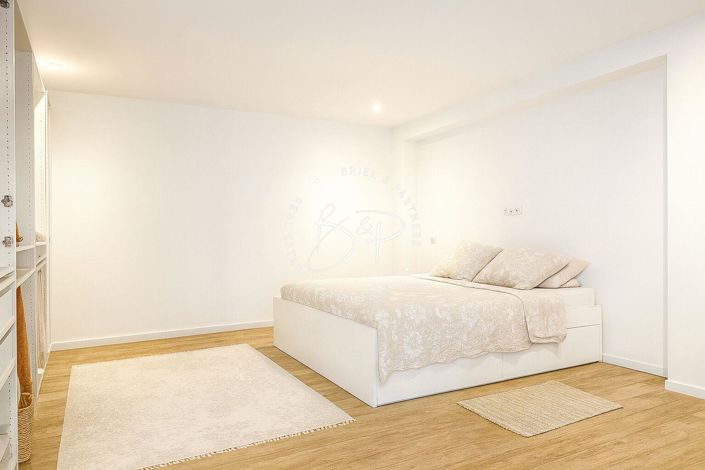 Image No.10-3 Bed House for sale