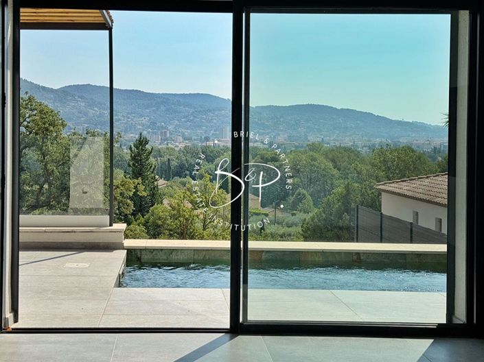 Image No.6-3 Bed House for sale