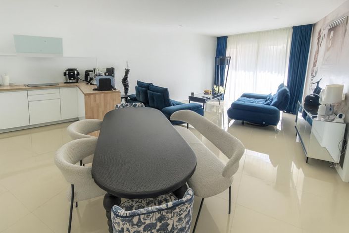 Image No.1-3 Bed Apartment for sale