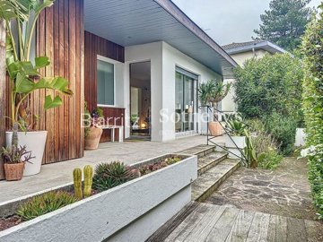 1 - Bayonne, House