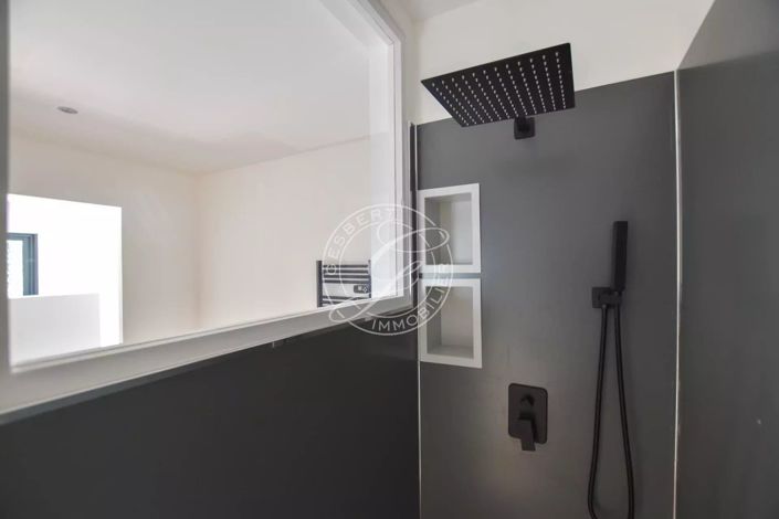 Image No.19-3 Bed House for sale