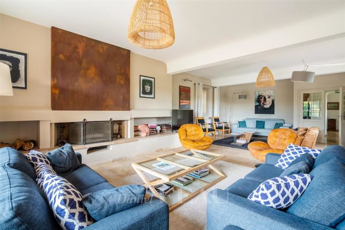 Image No.7-8 Bed House for sale