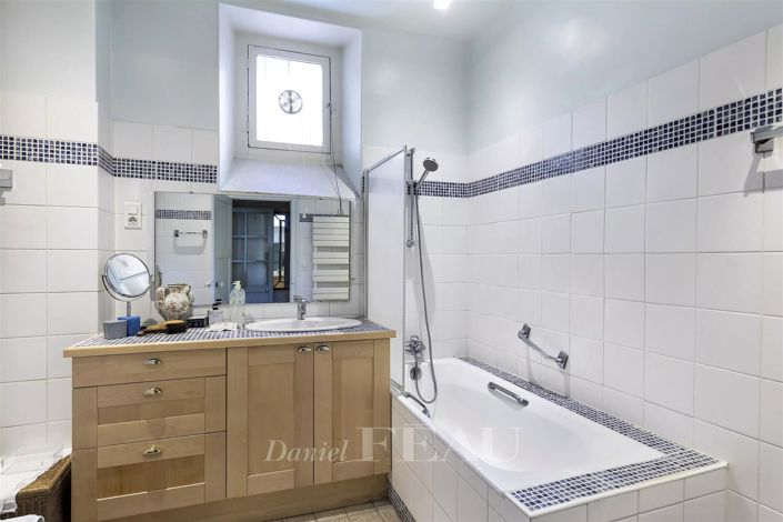 Image No.9-3 Bed Apartment for sale