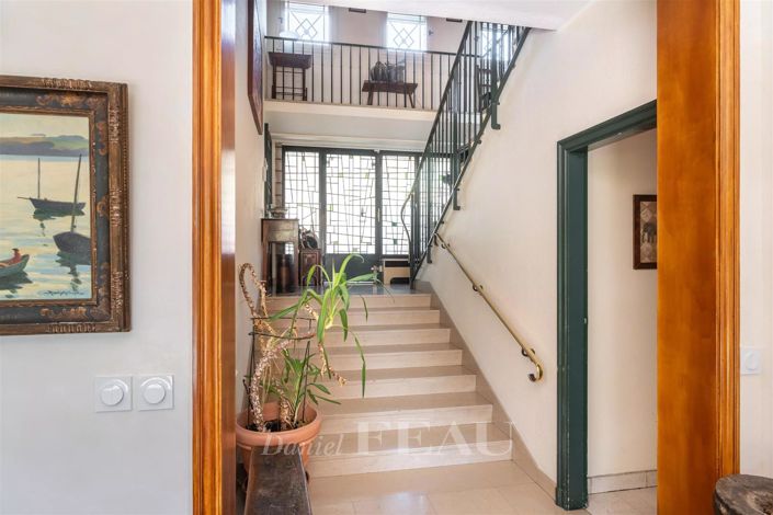 Image No.10-5 Bed House for sale