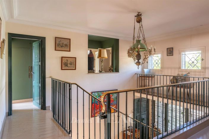 Image No.12-5 Bed House for sale