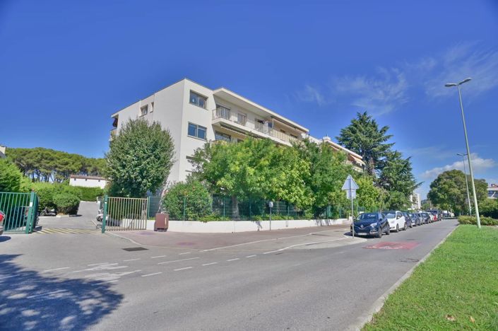 Image No.10-2 Bed Apartment for sale