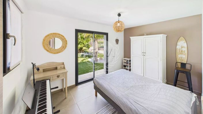 Image No.11-4 Bed House for sale