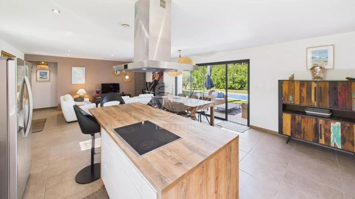 Image No.5-4 Bed House for sale