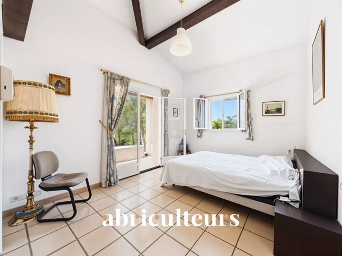 Image No.29-5 Bed House for sale