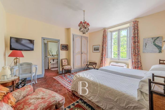 Image No.18-House for sale