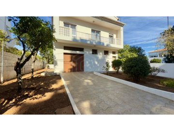 1 - Loule, House