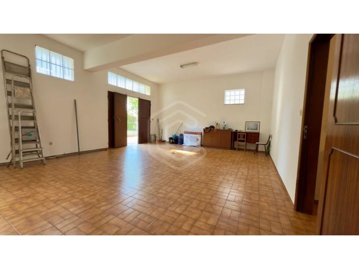 Image No.11-2 Bed House for sale