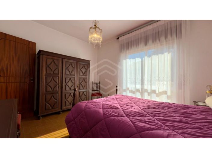 Image No.42-2 Bed House for sale