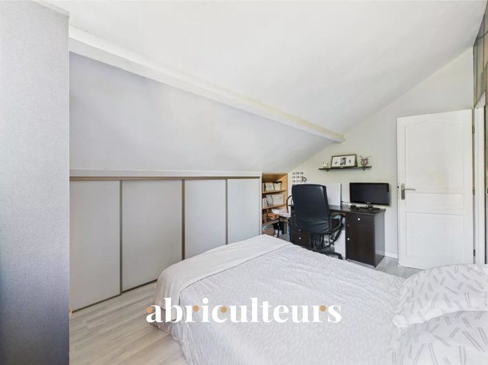 Image No.11-4 Bed House for sale