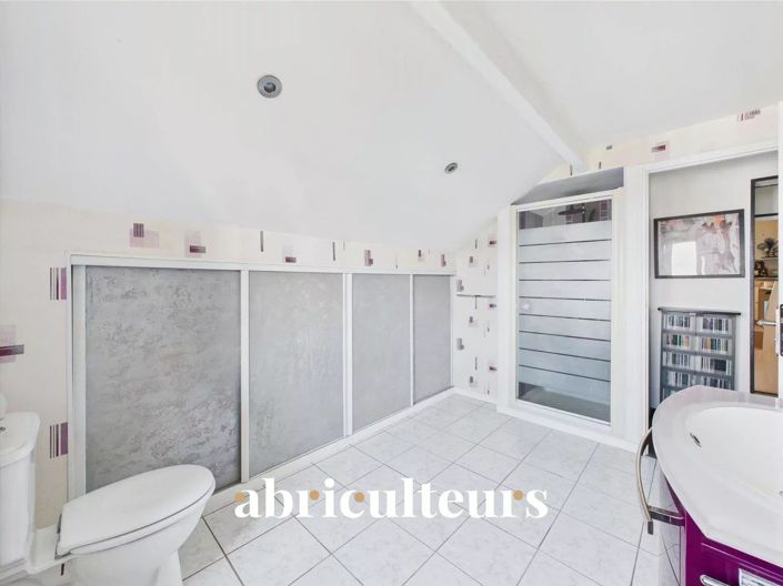 Image No.13-4 Bed House for sale