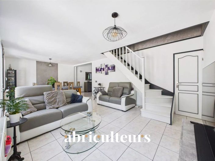 Image No.6-4 Bed House for sale