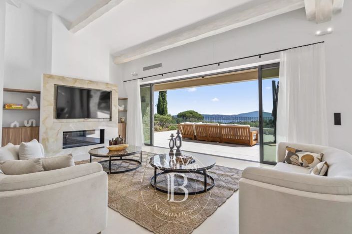 Image No.4-5 Bed House for sale